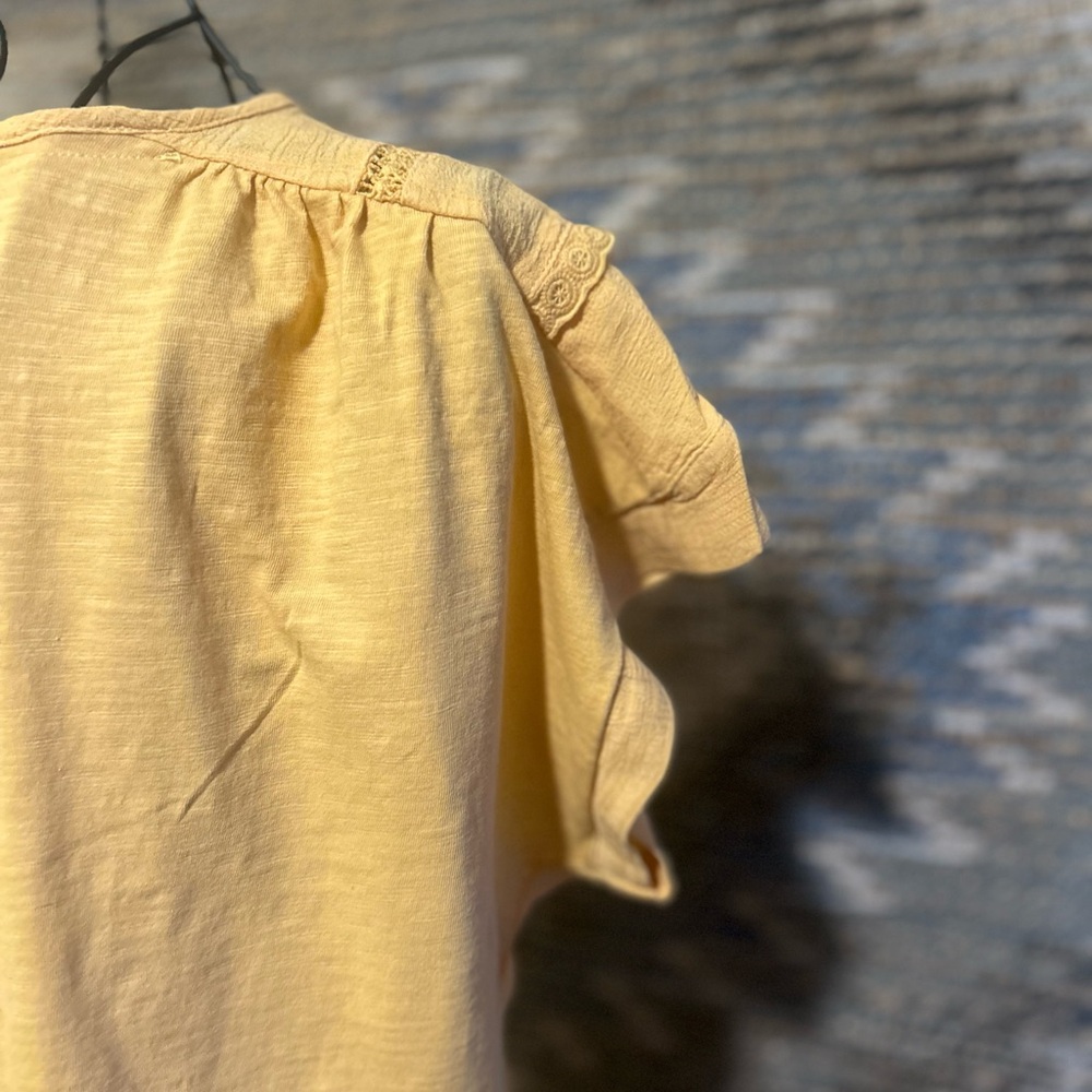 Democracy Elegant Yellow Women's Top - Picture 10 of 11